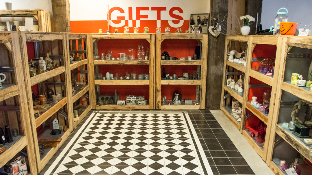 Gifts bij Kringloop Groningen GoudGoed Dit zijn Gifts bij Kringloop Groningen GoudGoed